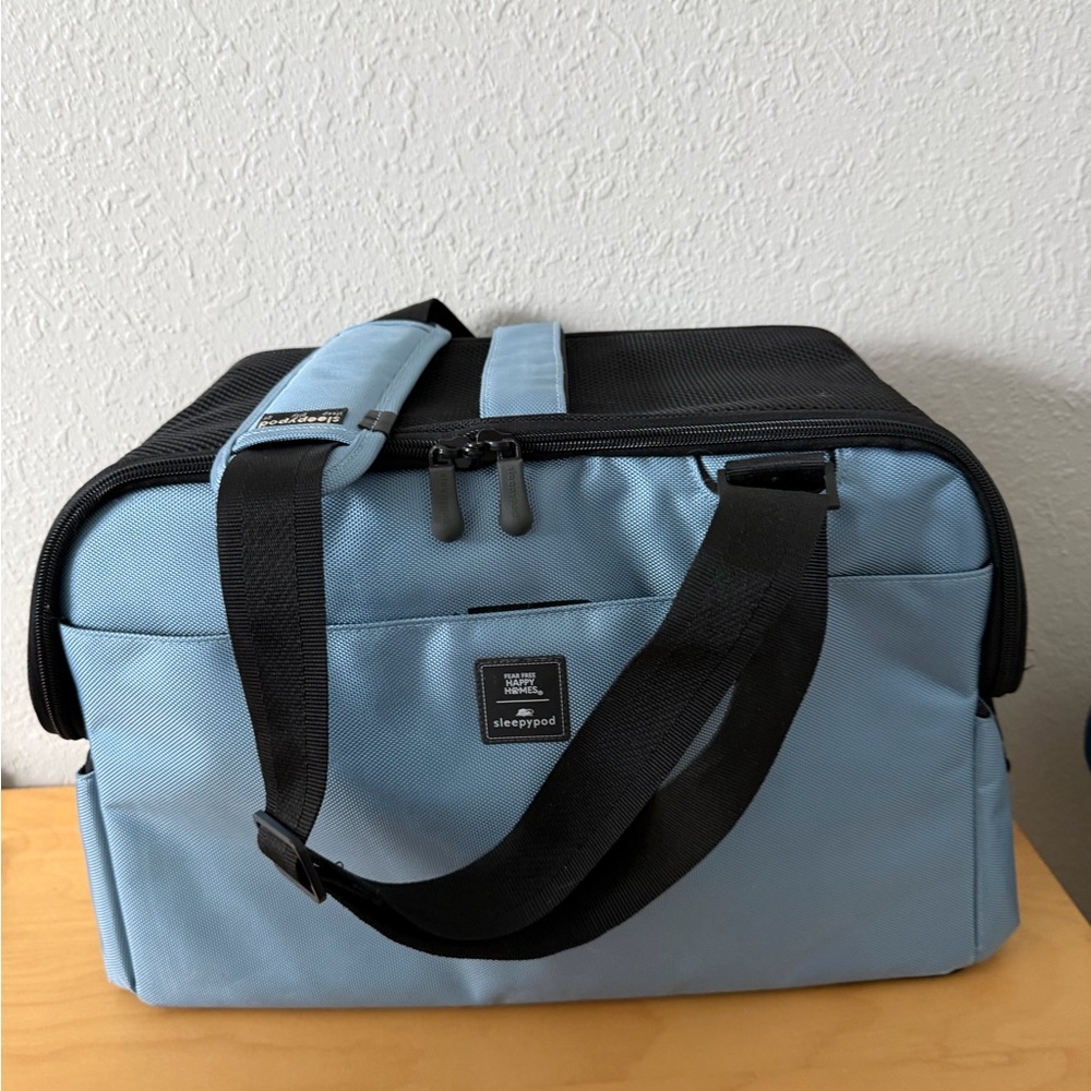 Sleepy pod pet carrier for airlines light blue